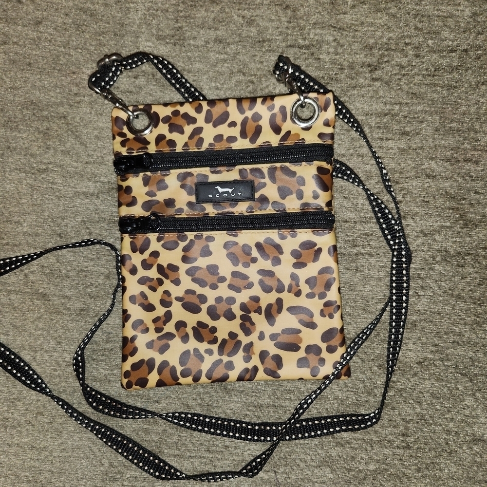 Scout Leopard Print Crossbody Bag(Purr My Emaol)